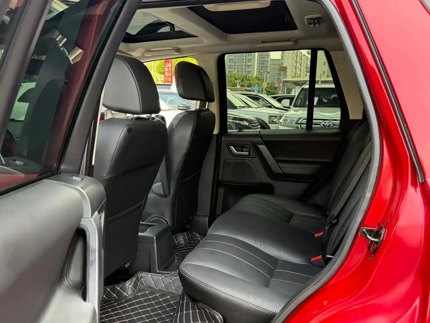 Freelander 2 2014 2.2T SD4 SE Diesel — миниатюра 6