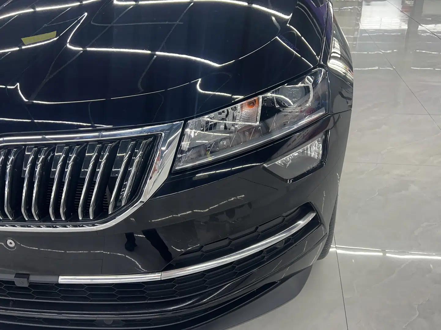 Skoda Karoq 2023 TSI280 Luxury Edition — миниатюра 2