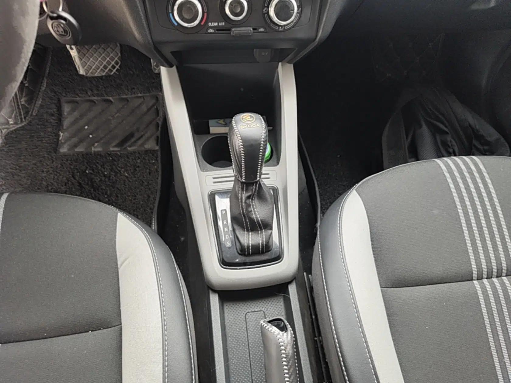 Skoda Fabia 2015 1.6L Automatic Sport Edition — миниатюра 17