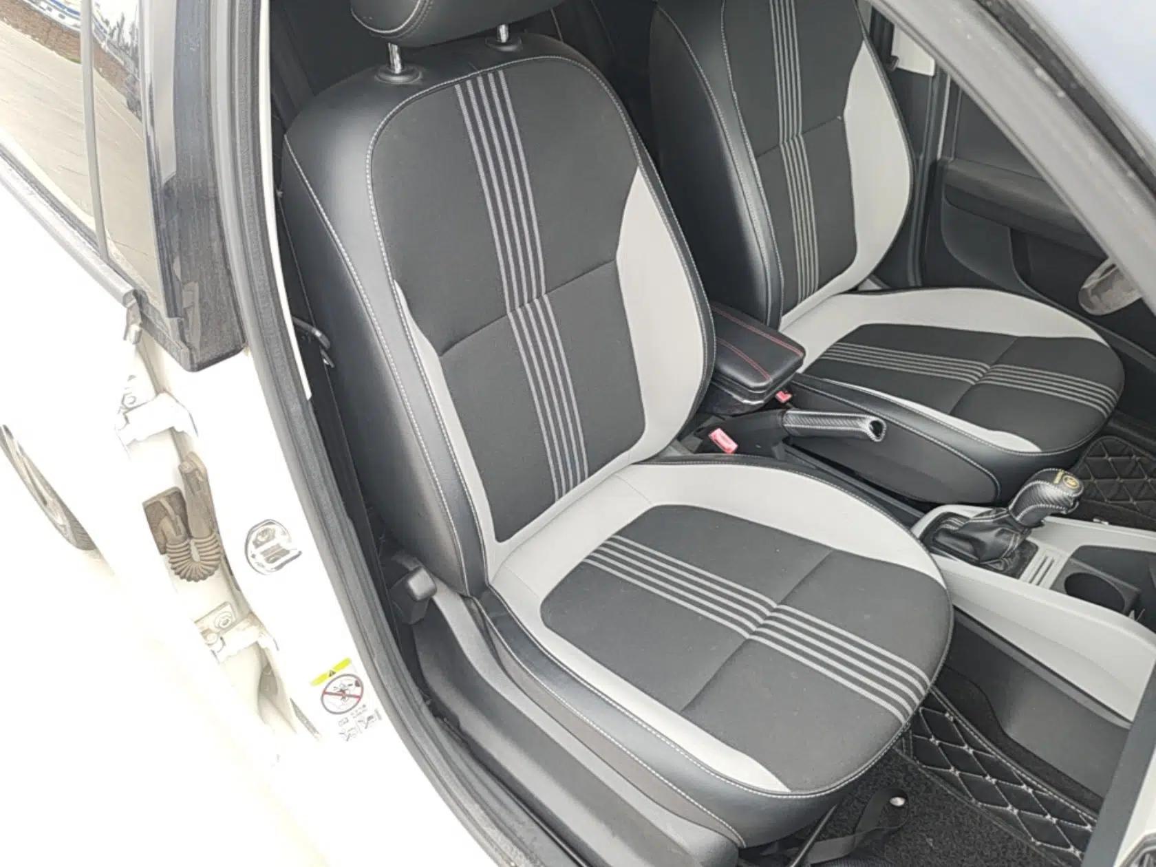 Skoda Fabia 2015 1.6L Automatic Sport Edition — миниатюра 23