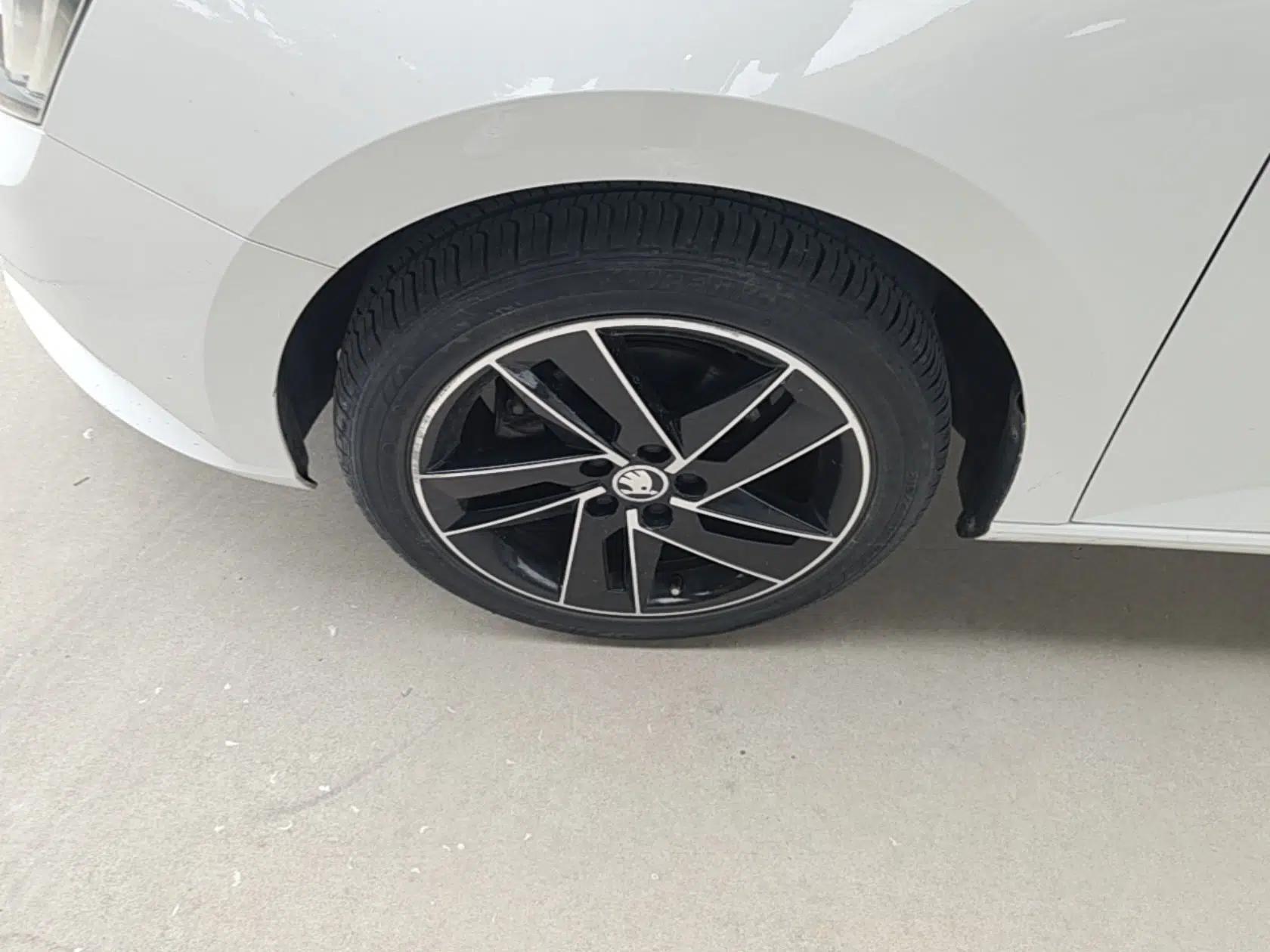 Skoda Fabia 2015 1.6L Automatic Sport Edition — миниатюра 8