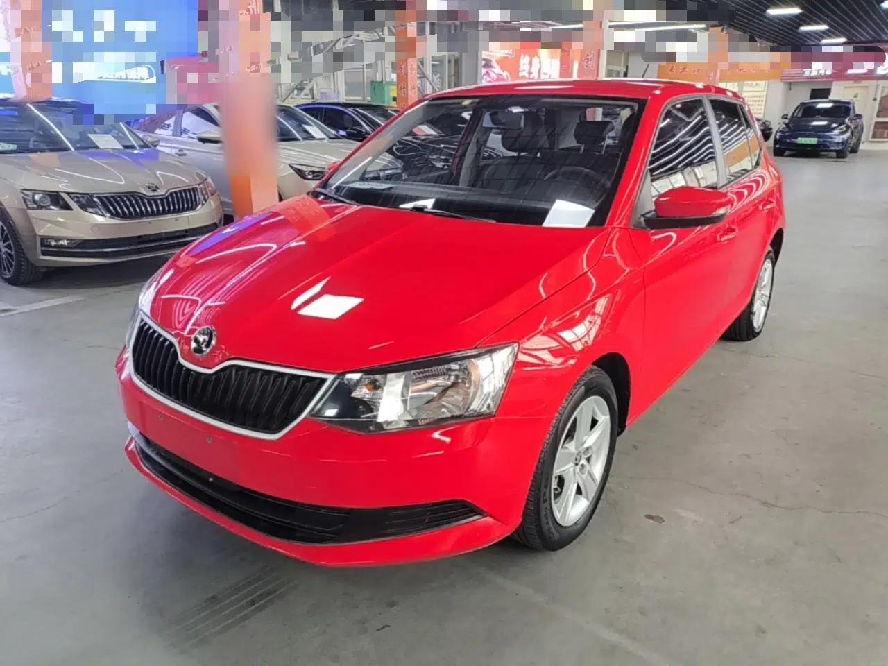 Skoda Fabia 2017 1.4L Automatic Car Enjoy Edition — миниатюра 1