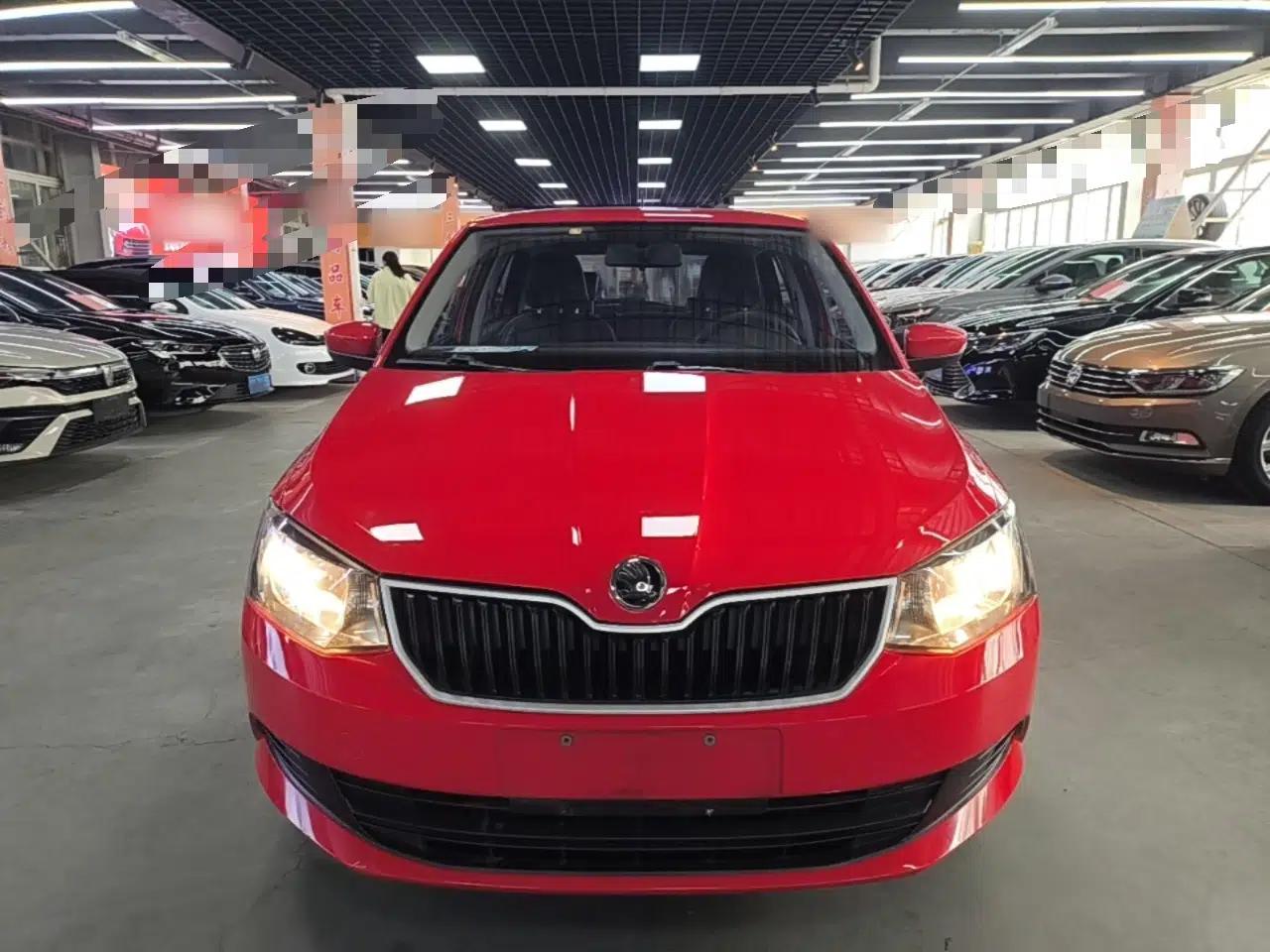Skoda Fabia 2017 1.4L Automatic Car Enjoy Edition — миниатюра 2