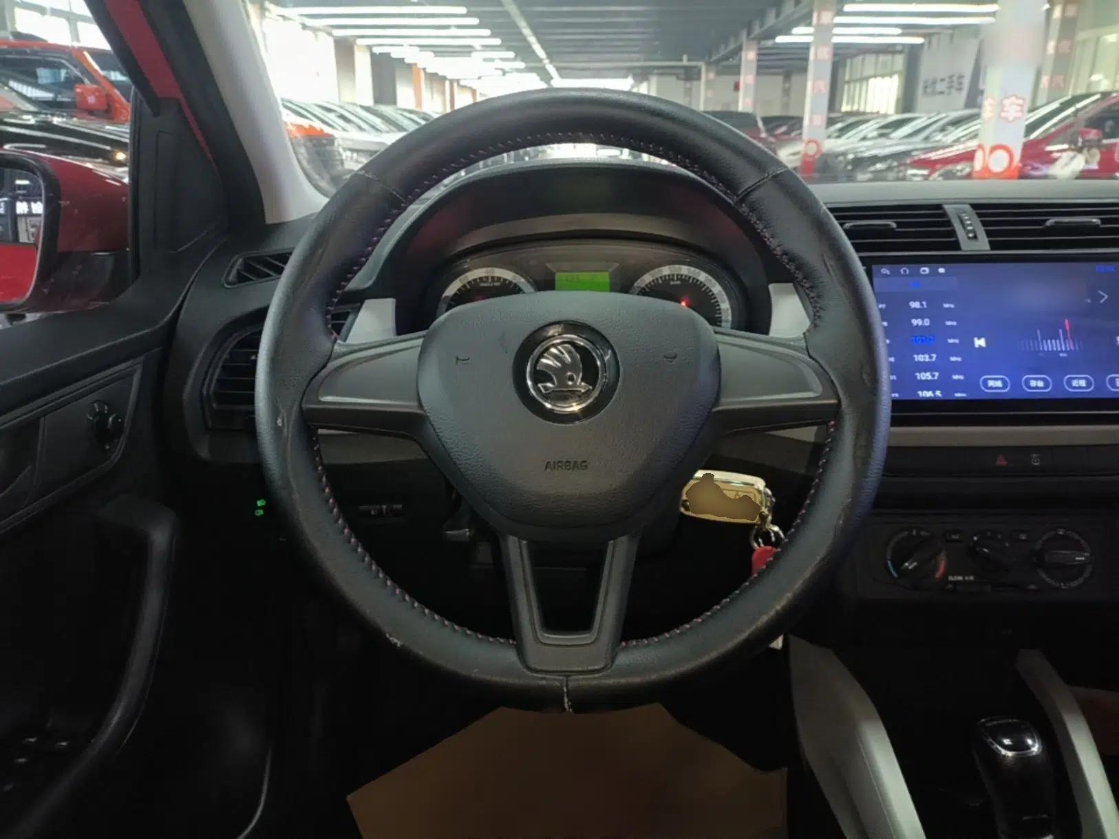 Skoda Fabia 2017 1.4L Automatic Car Enjoy Edition — миниатюра 14