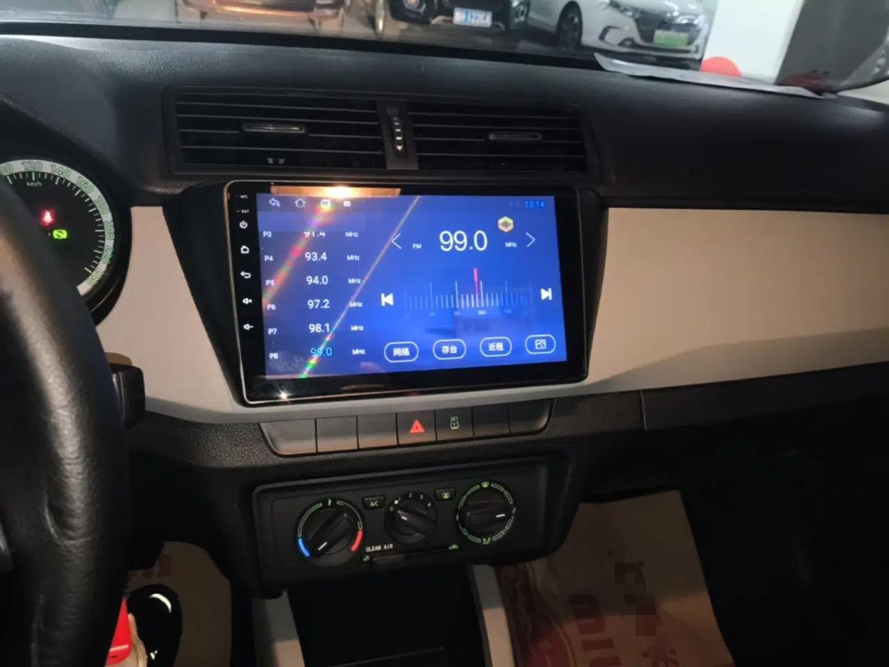 Skoda Fabia 2017 1.4L Automatic Car Enjoy Edition — миниатюра 16