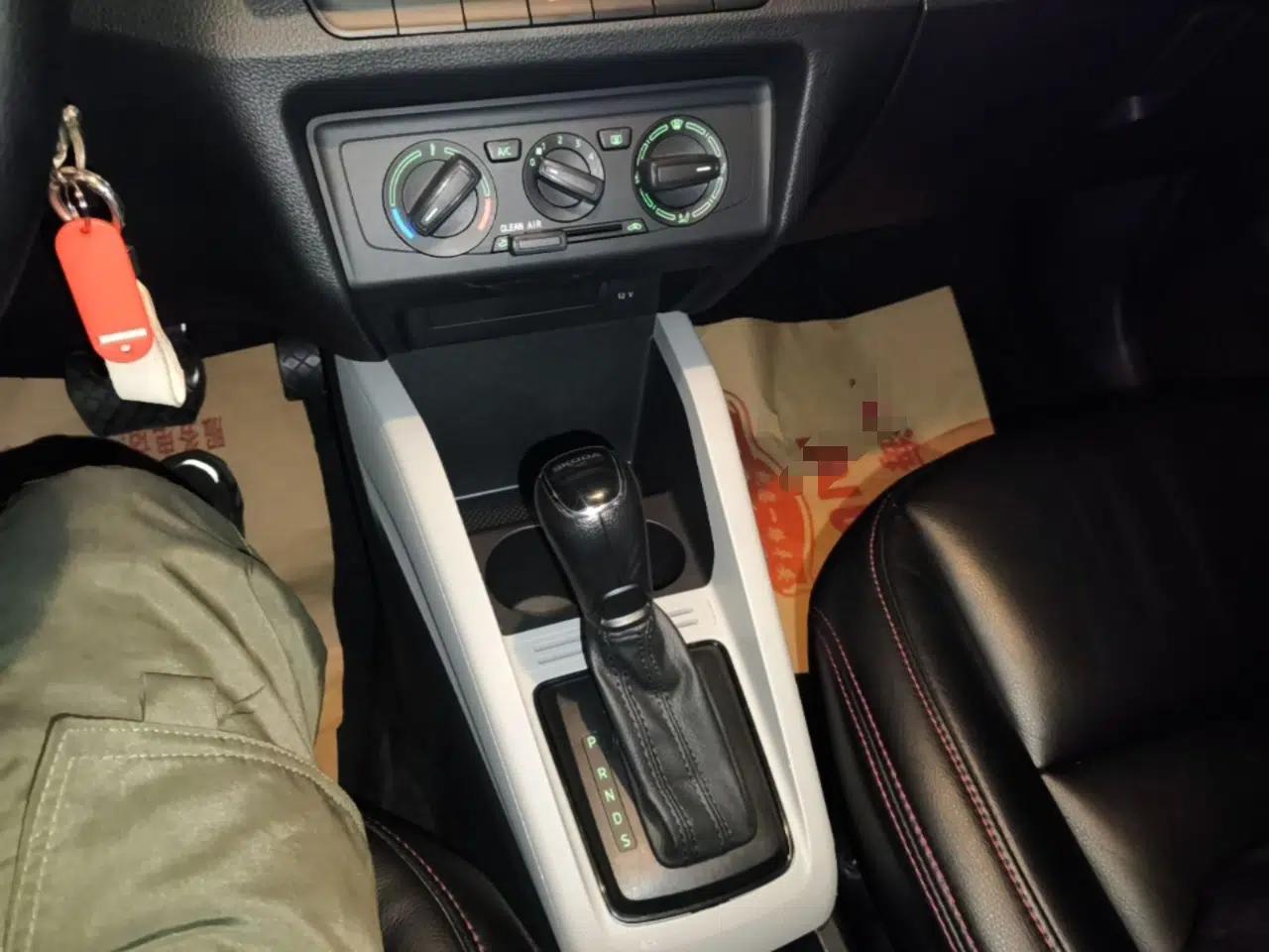 Skoda Fabia 2017 1.4L Automatic Car Enjoy Edition — миниатюра 17