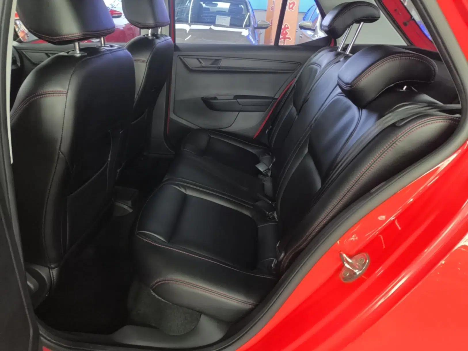 Skoda Fabia 2017 1.4L Automatic Car Enjoy Edition — миниатюра 20