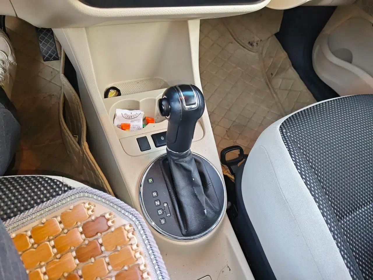 Skoda Fabia 2012 1.6L Scout — миниатюра 15