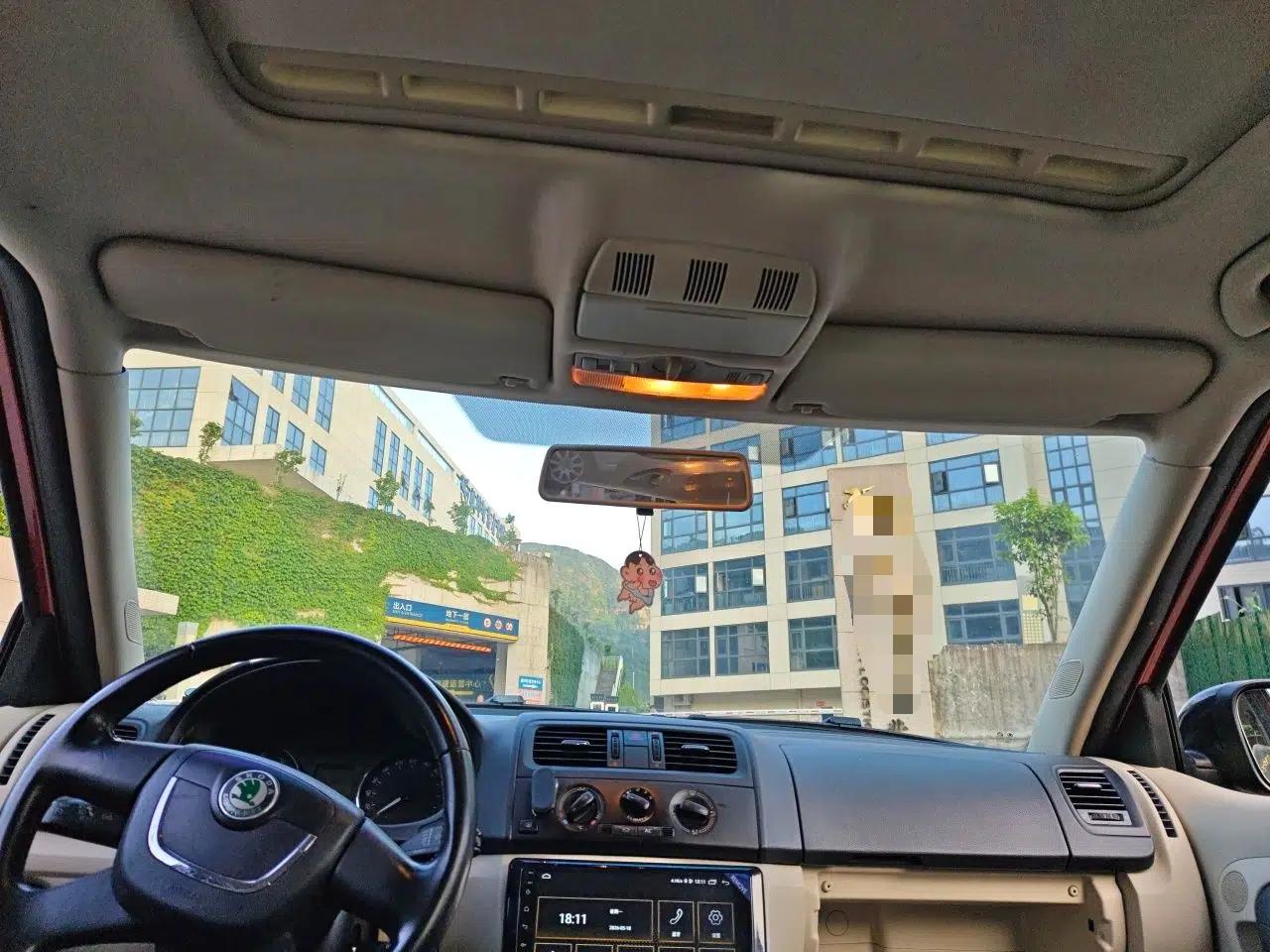 Skoda Fabia 2012 1.6L Scout — миниатюра 19