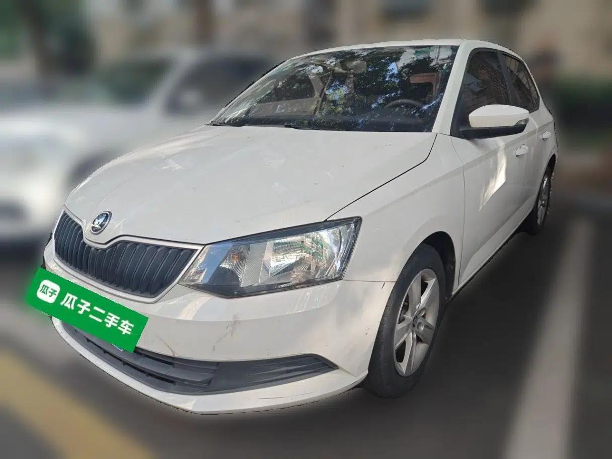 Skoda Fabia 2017 1.4L Automatic Car Enjoy Edition — миниатюра 1