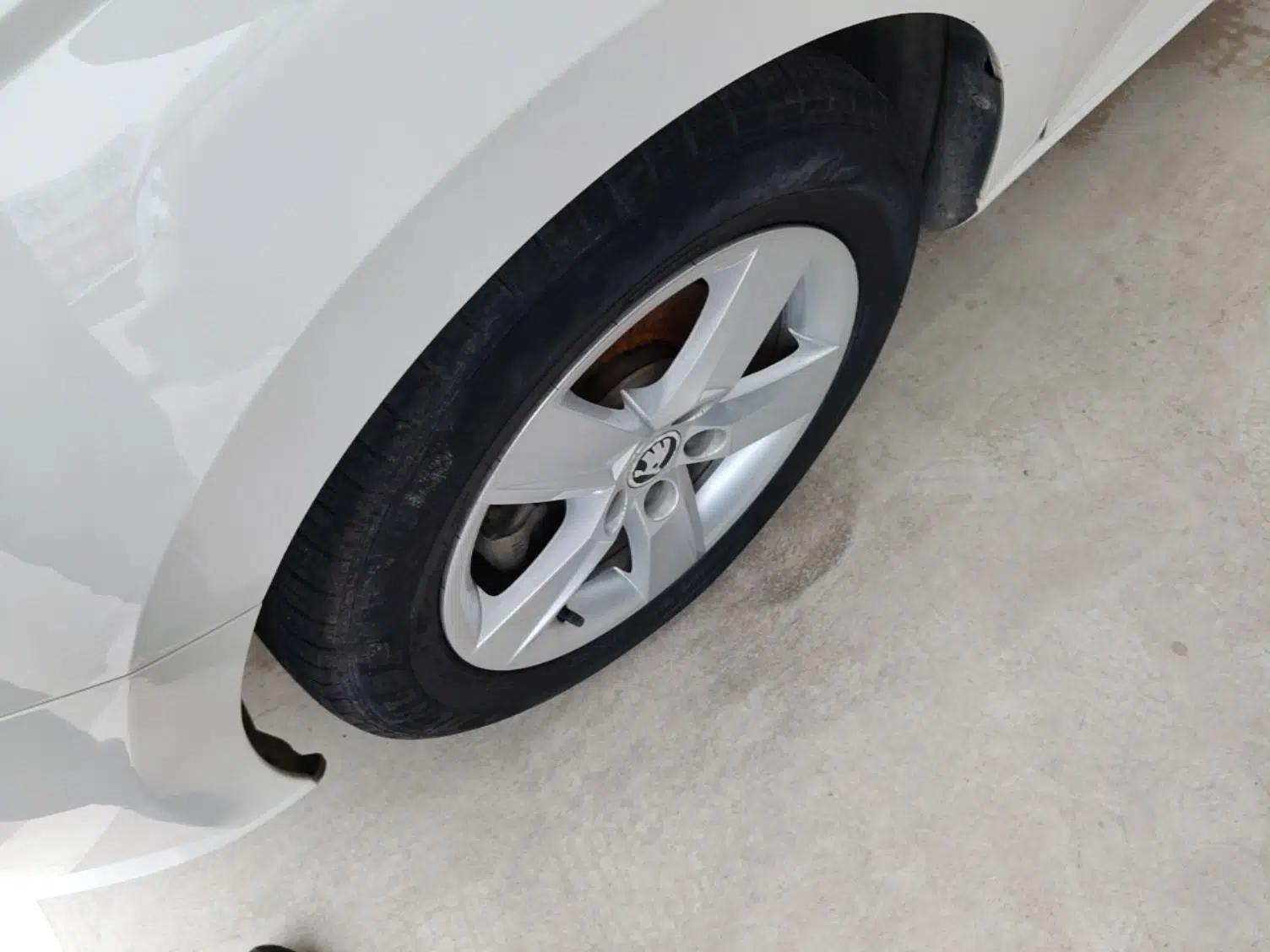 Skoda Fabia 2016 1.4L Automatic Car Enjoy Edition — миниатюра 8