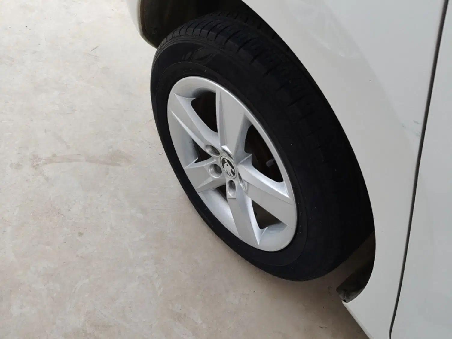 Skoda Fabia 2016 1.4L Automatic Car Enjoy Edition — миниатюра 10