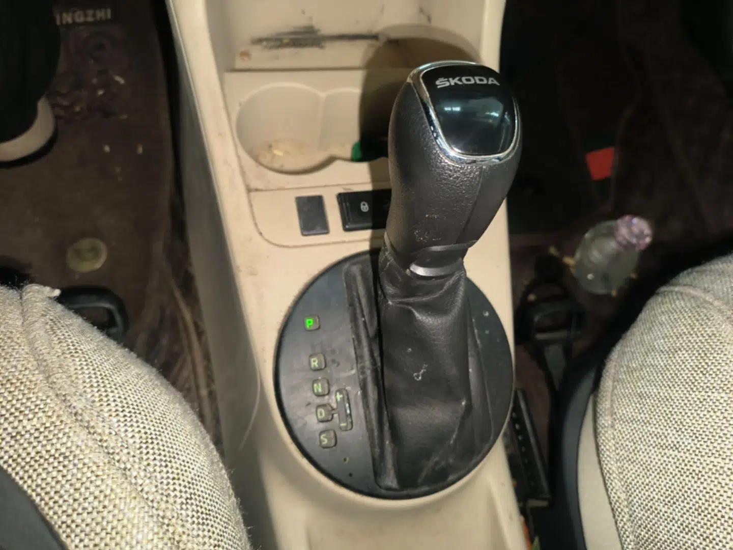 Skoda Fabia 2014 1.4L Automatic Crystal Edition — миниатюра 17
