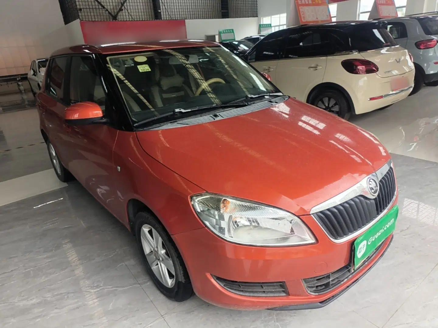 Skoda Fabia 2014 1.4L Automatic Crystal Edition — миниатюра 3