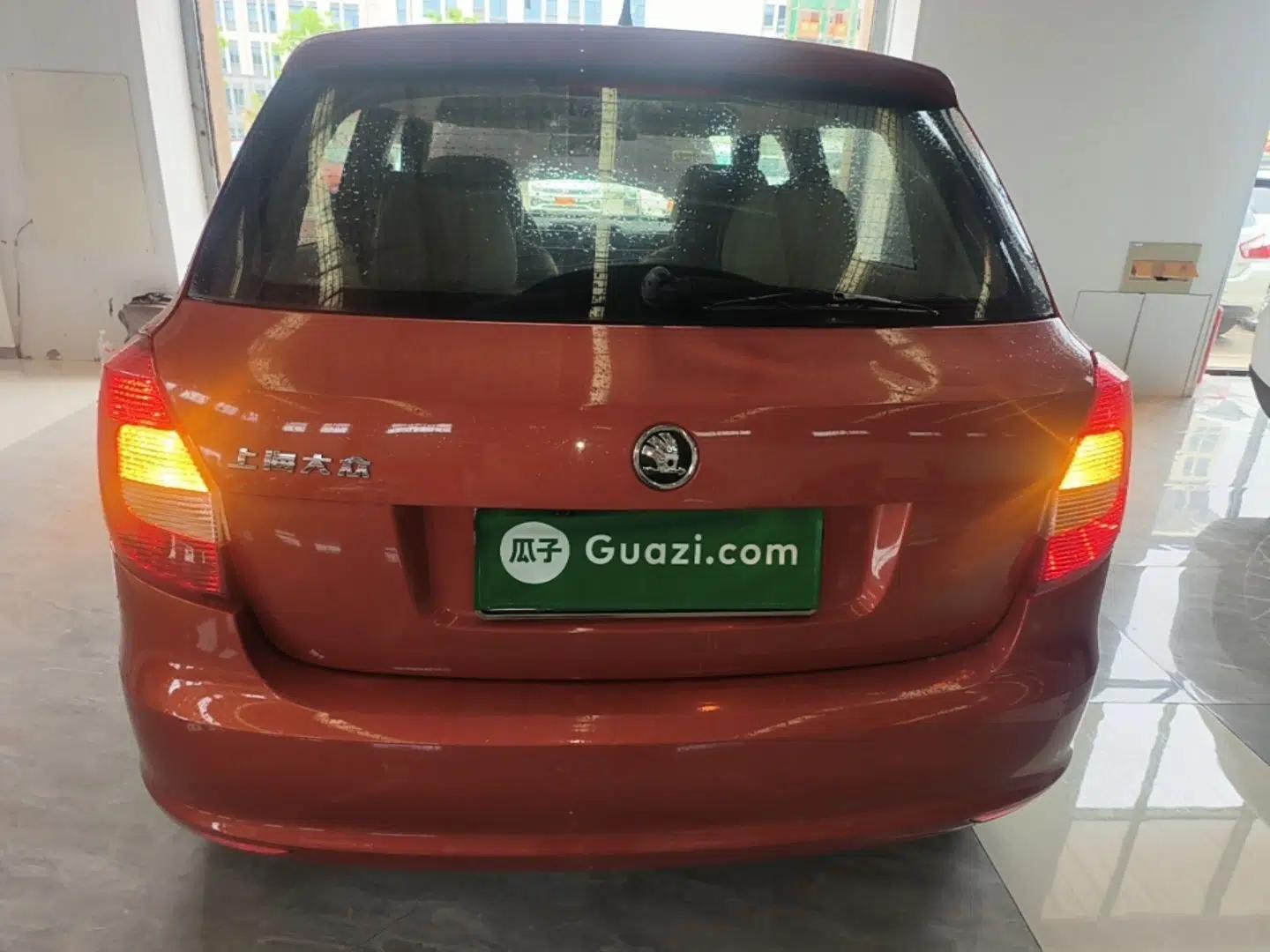 Skoda Fabia 2014 1.4L Automatic Crystal Edition — миниатюра 5