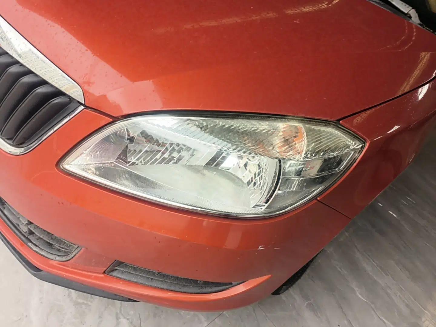 Skoda Fabia 2014 1.4L Automatic Crystal Edition — миниатюра 9