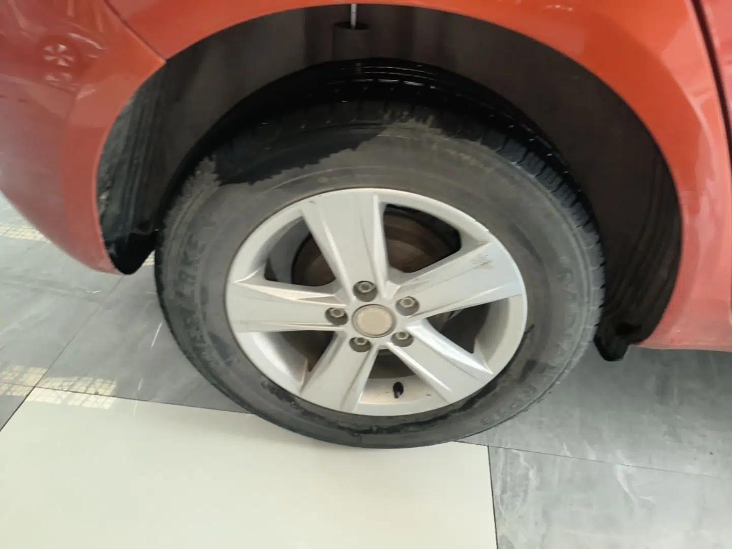 Skoda Fabia 2014 1.4L Automatic Crystal Edition — миниатюра 10
