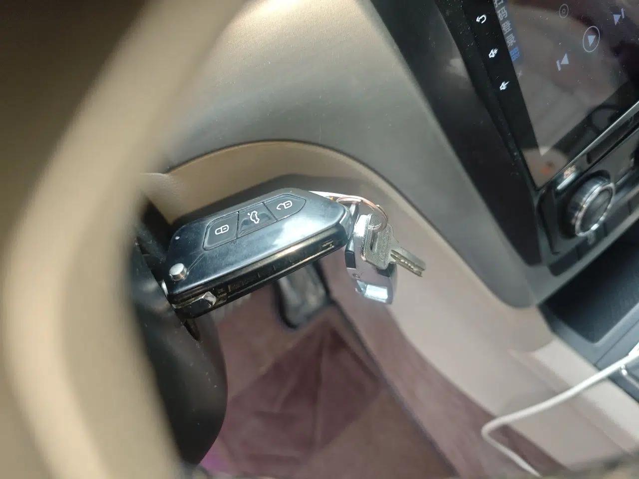 Skoda Yeti 2014 1.4 TSI DSG Phantom Edition — миниатюра 9