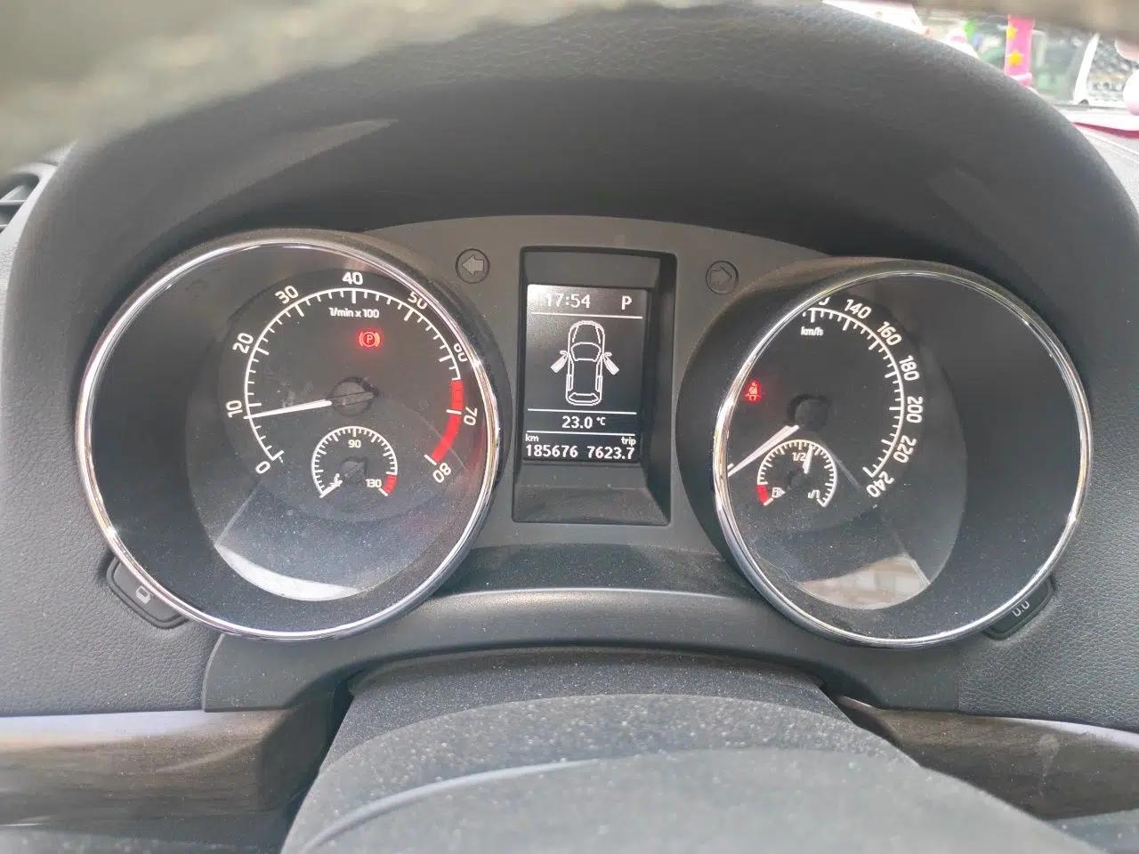 Skoda Yeti 2014 1.4 TSI DSG Phantom Edition — миниатюра 12