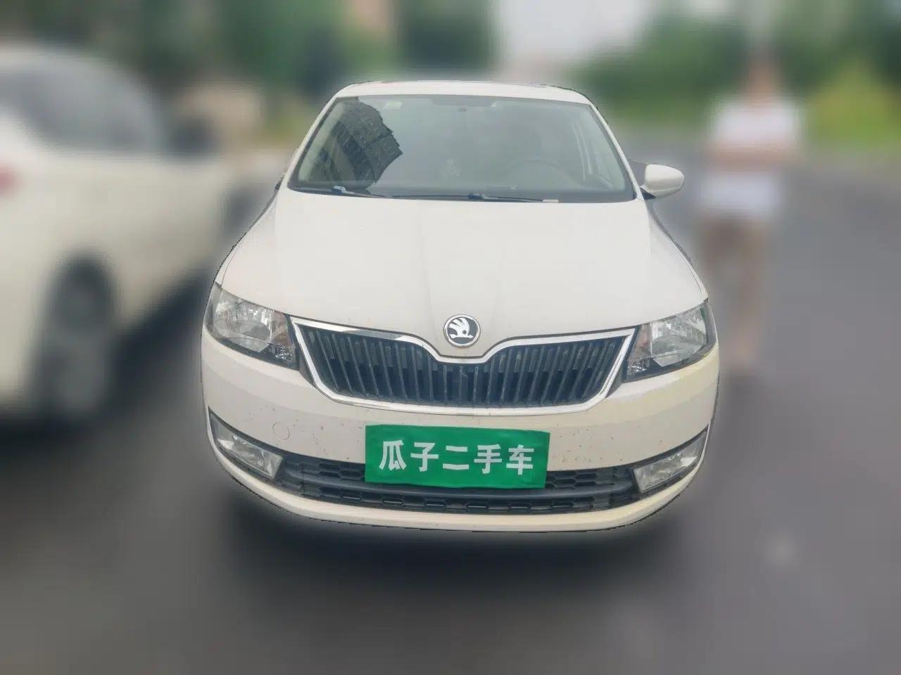 Skoda Rapid Spaceback 2014 1.6L Automatic Enjoyment Edition — миниатюра 2