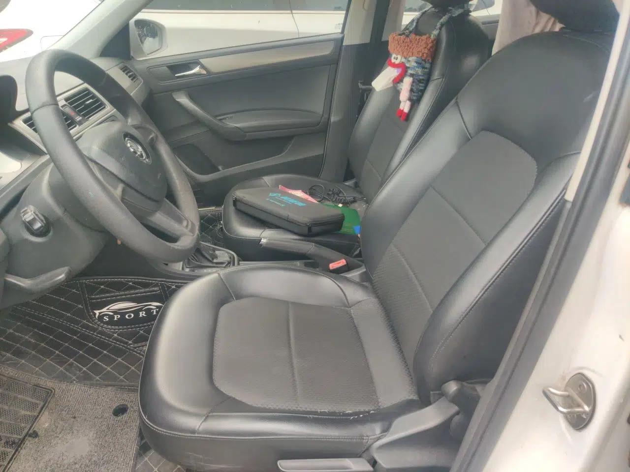 Skoda Rapid Spaceback 2014 1.6L Automatic Enjoyment Edition — миниатюра 16