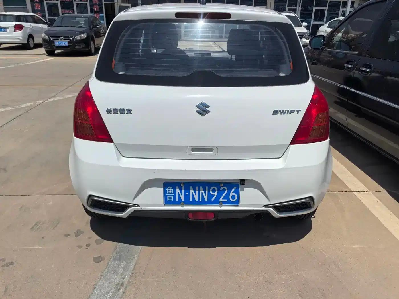 2014 Swift 1.3L Manual Standard Edition — миниатюра 3