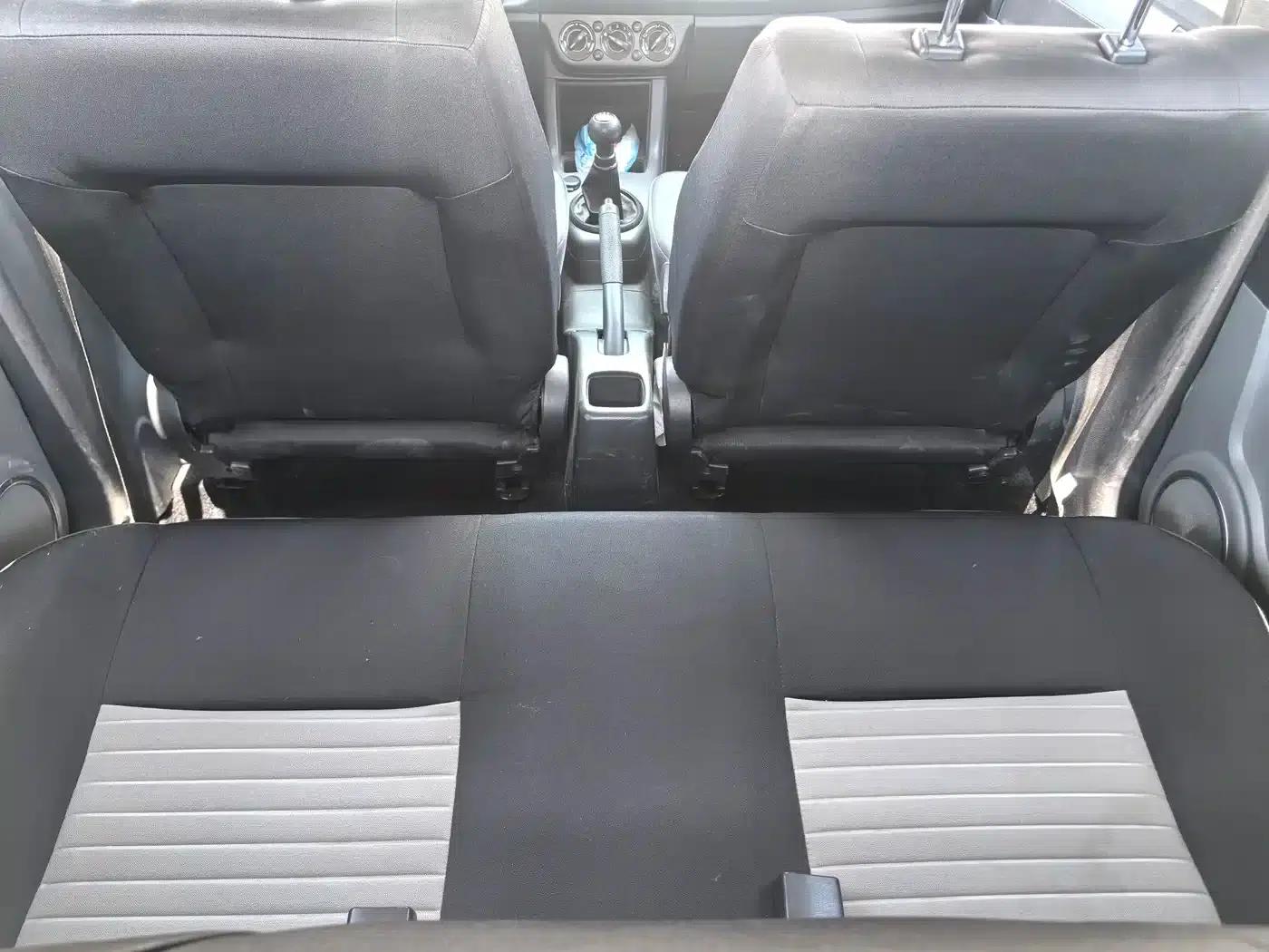 2014 Swift 1.3L Manual Standard Edition — миниатюра 4