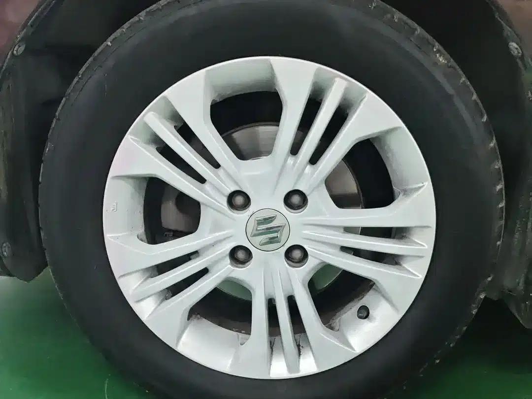 2013 Swift 1.5L Manual Standard Edition — миниатюра 11