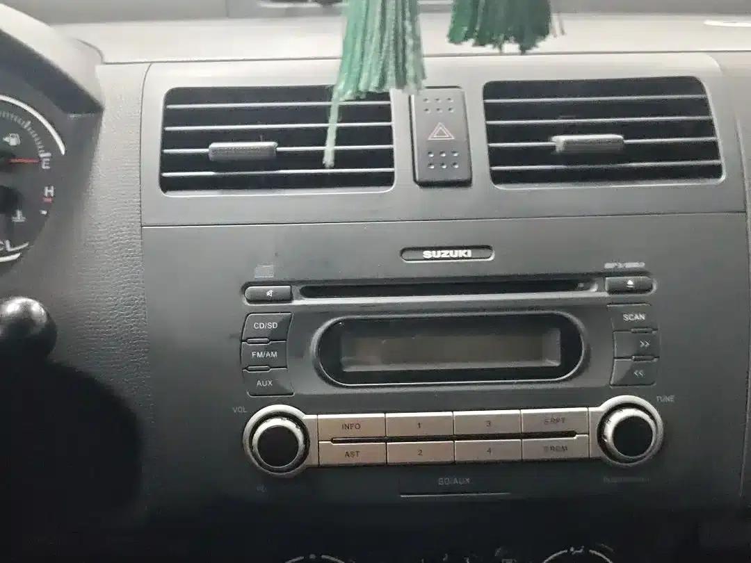 2013 Swift 1.5L Manual Standard Edition — миниатюра 13