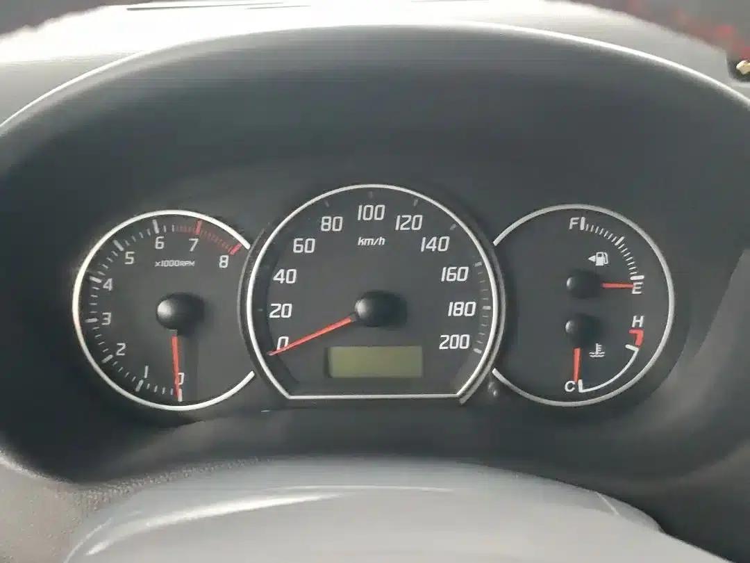 2013 Swift 1.5L Manual Standard Edition — миниатюра 14