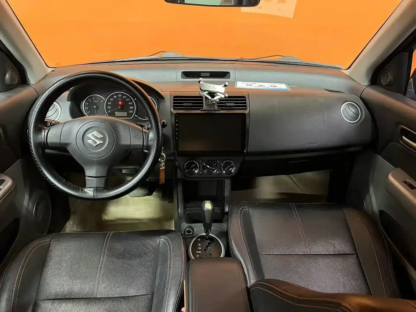 2013 Swift 1.5L Automatic 20th Anniversary Limited Edition — миниатюра 8