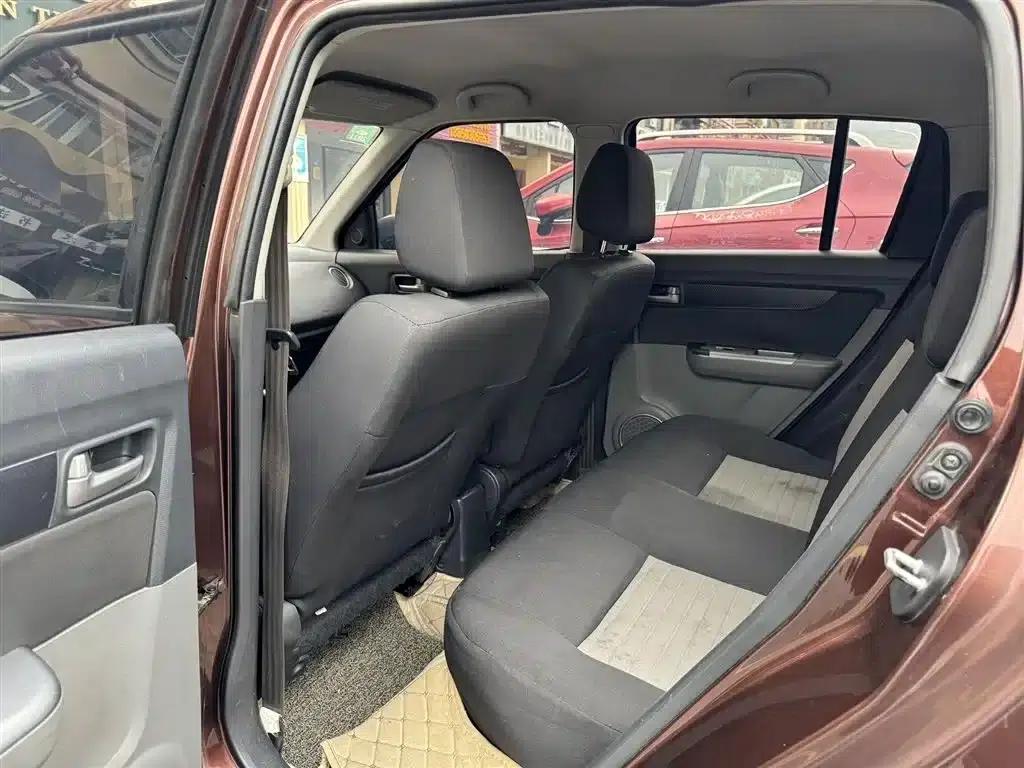 2011 Swift 1.5L Automatic Fashion Edition — миниатюра 5