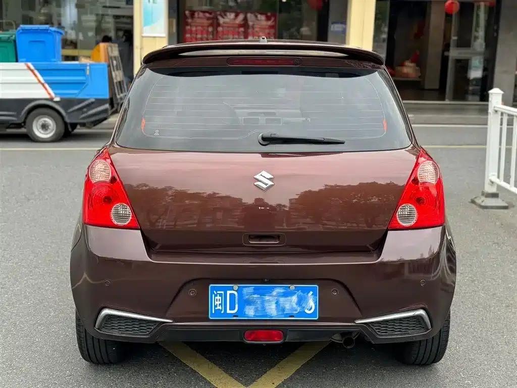 2011 Swift 1.5L Automatic Fashion Edition — миниатюра 8