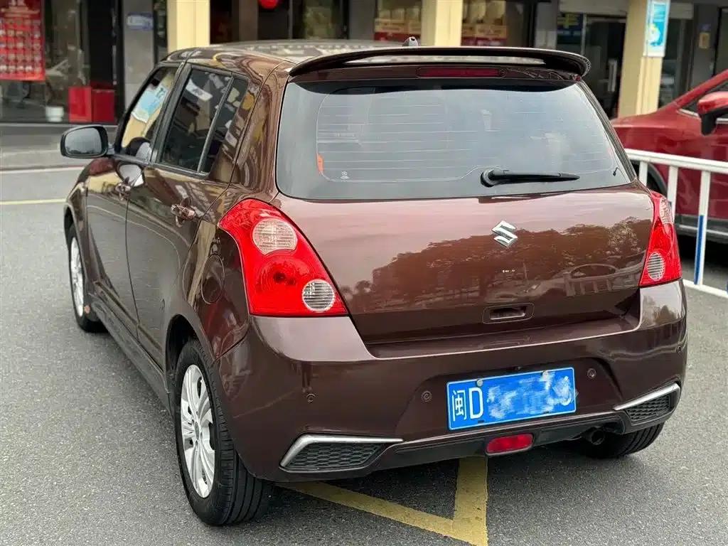 2011 Swift 1.5L Automatic Fashion Edition — миниатюра 9