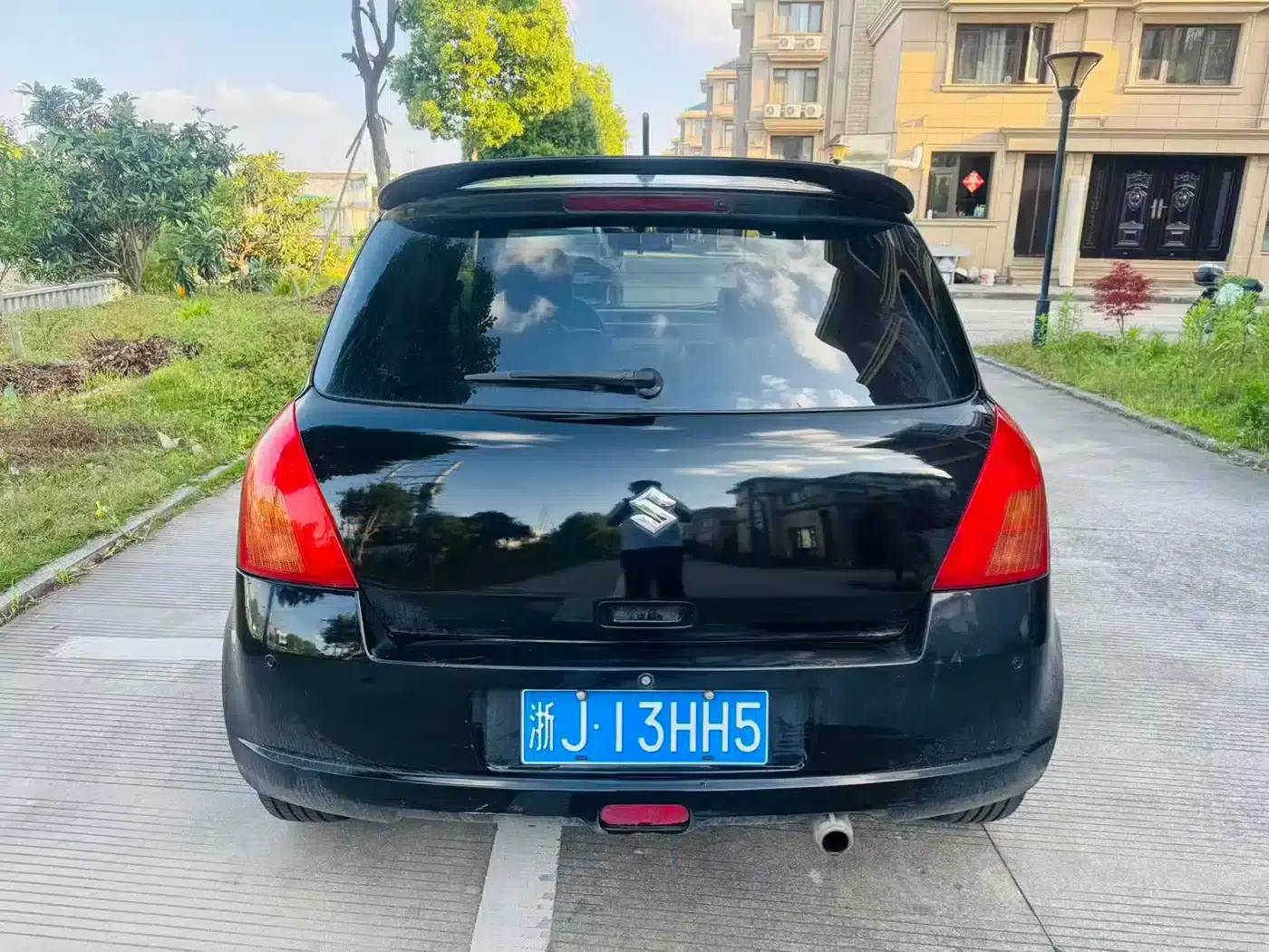 2009 Swift 1.5L Automatic Ink Edition — миниатюра 5