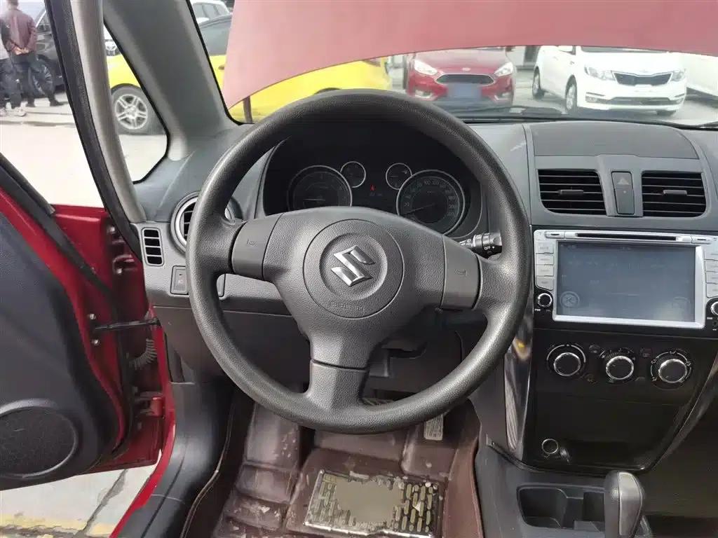 SX4 2013 1.6L Automatic Cool Edition — миниатюра 11