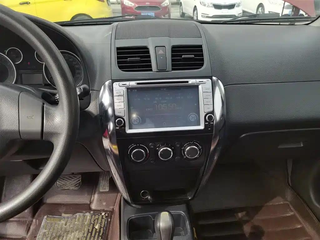 SX4 2013 1.6L Automatic Cool Edition — миниатюра 13