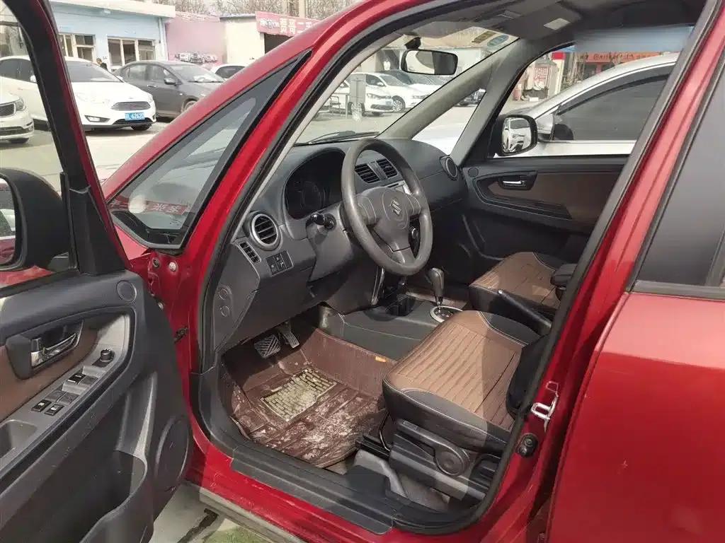 SX4 2013 1.6L Automatic Cool Edition — миниатюра 16