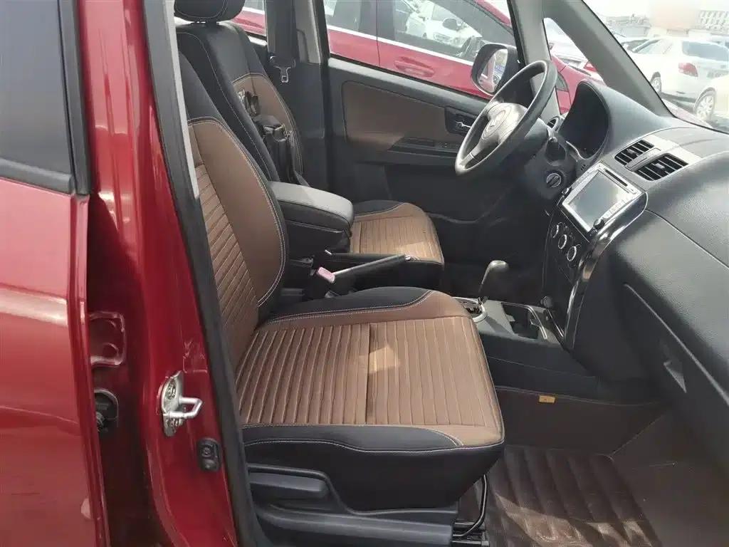 SX4 2013 1.6L Automatic Cool Edition — миниатюра 25