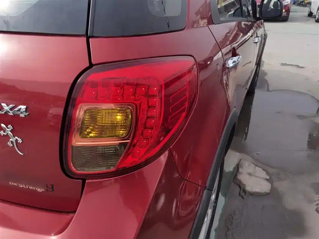SX4 2013 1.6L Automatic Cool Edition — миниатюра 8