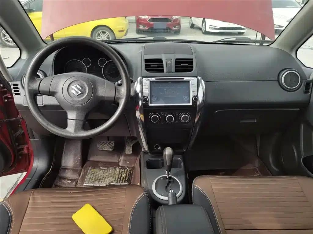 SX4 2013 1.6L Automatic Cool Edition — миниатюра 10