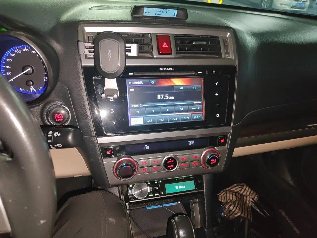 Subaru Outback 2015 2.5i Luxury Navigation Edition — миниатюра 12