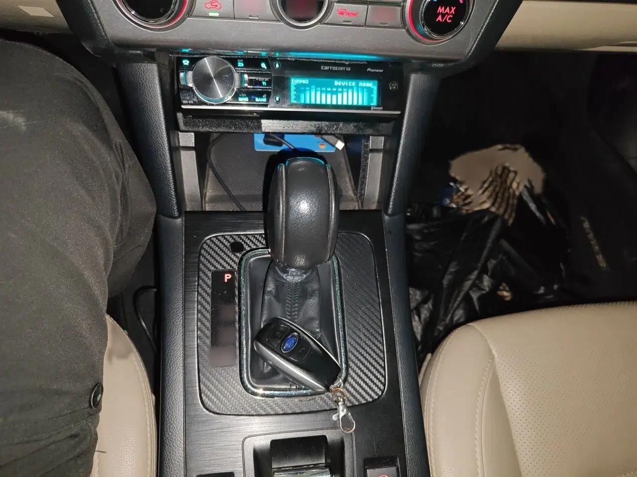 Subaru Outback 2015 2.5i Luxury Navigation Edition — миниатюра 13