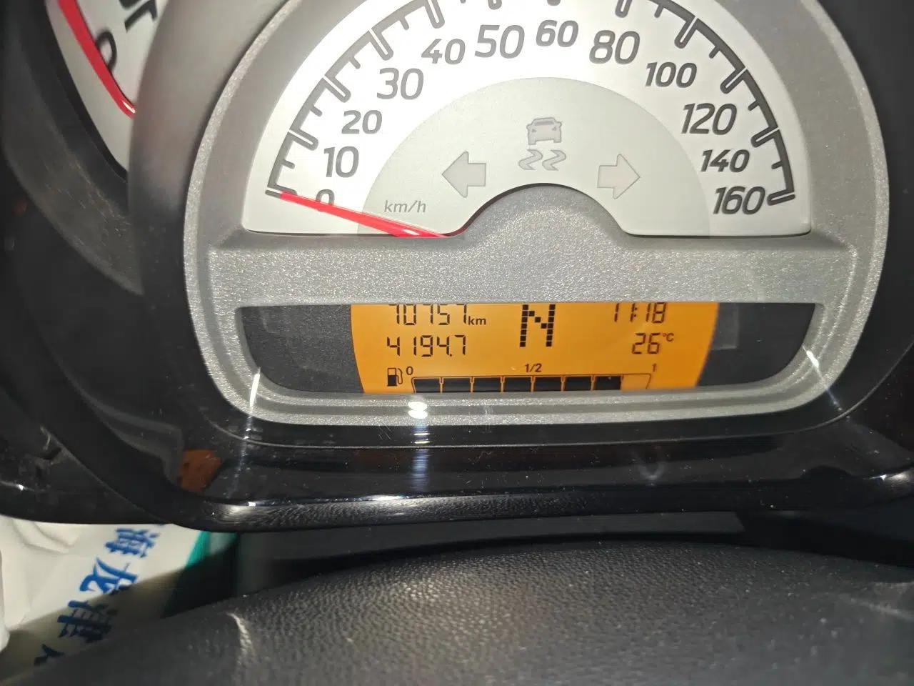 smart fortwo 2014 1.0 MHD Hardtop New Year Special Edition — миниатюра 13