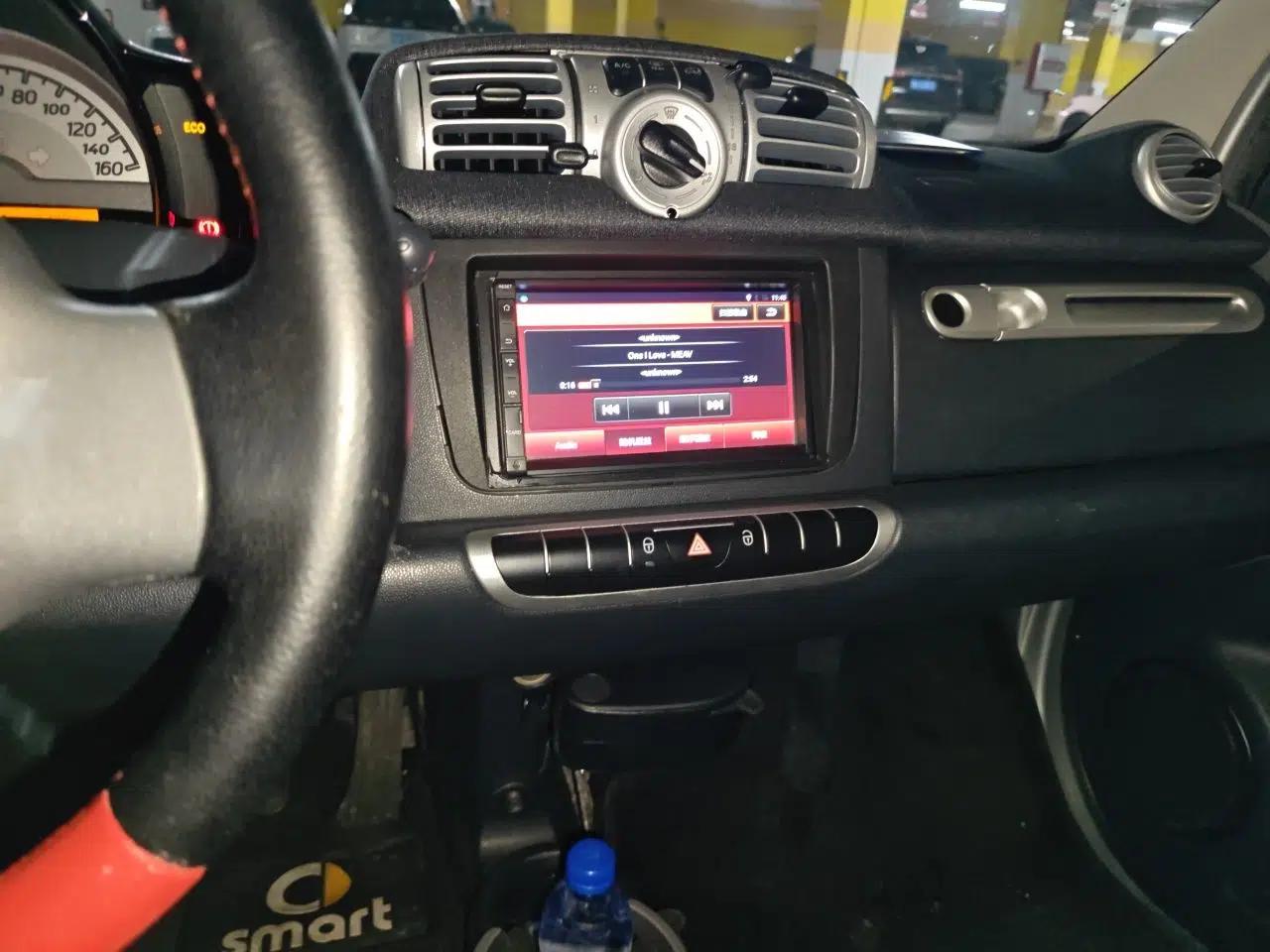 smart fortwo 2014 1.0 MHD Hardtop New Year Special Edition — миниатюра 14