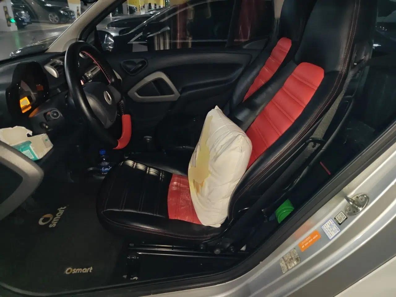 smart fortwo 2014 1.0 MHD Hardtop New Year Special Edition — миниатюра 16