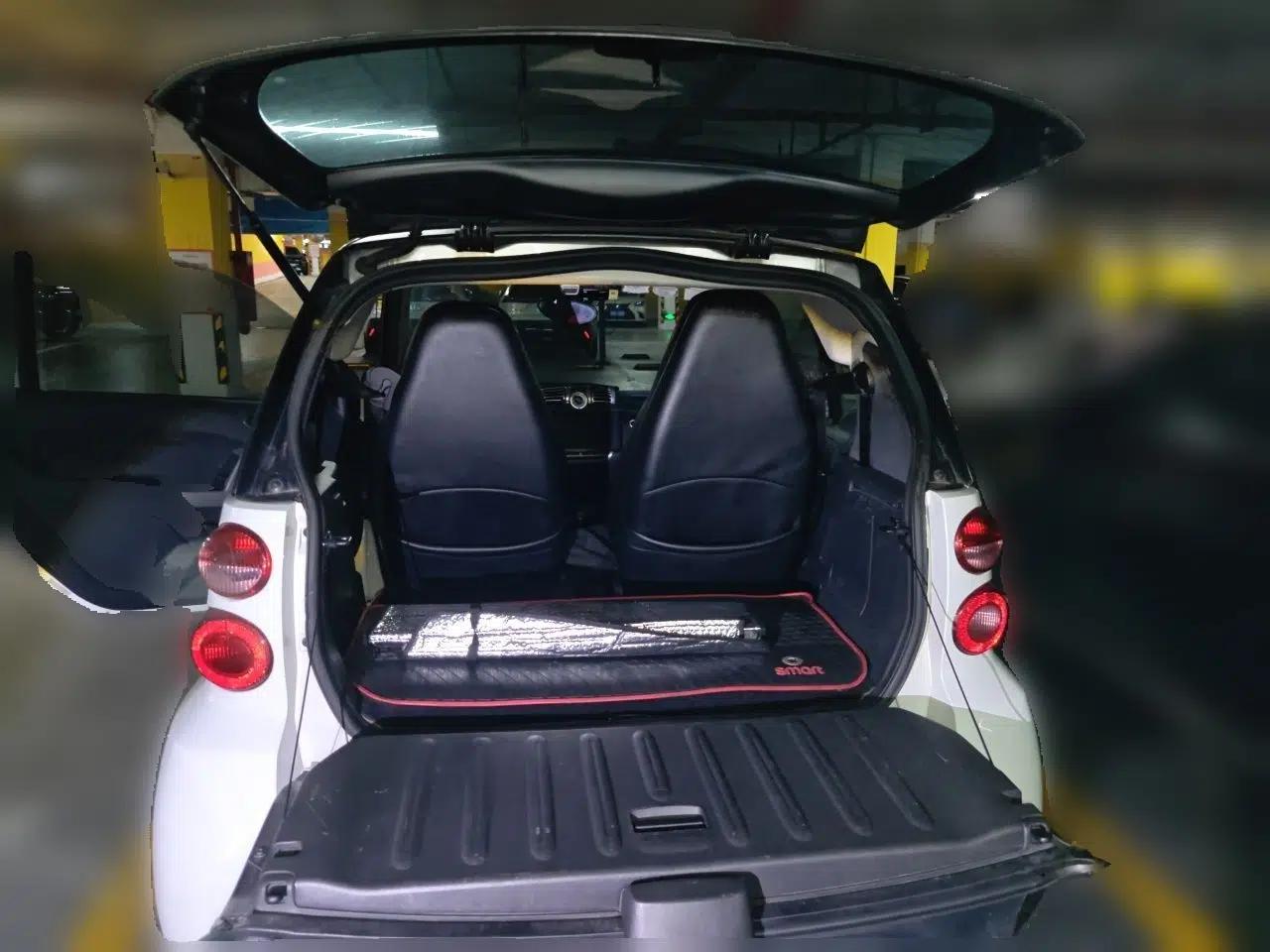 smart fortwo 2014 1.0 MHD Hardtop New Year Special Edition — миниатюра 20