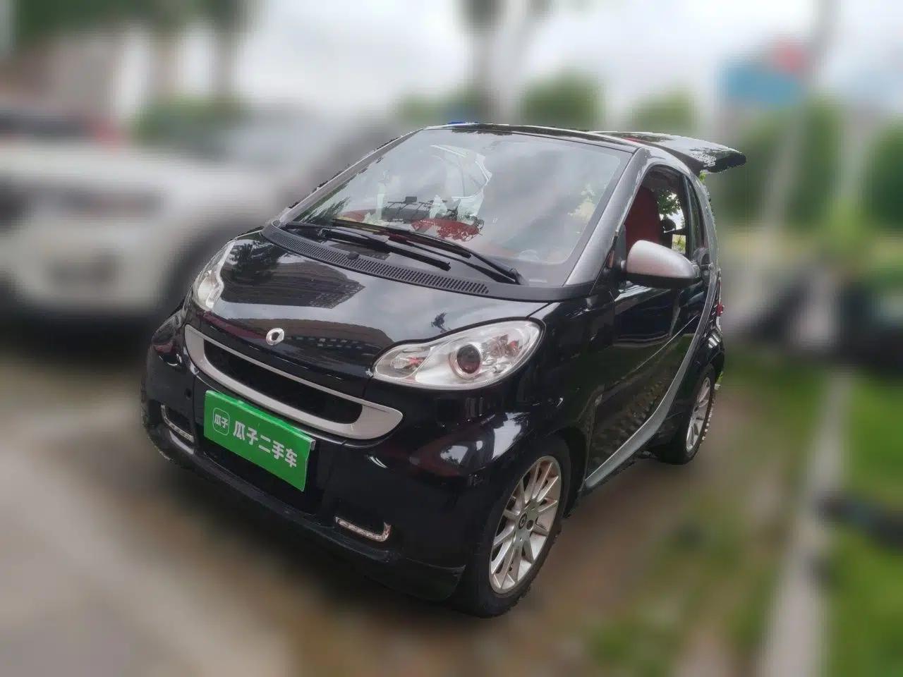 smart fortwo 2011 1.0 MHD Hardtop Passion Edition — миниатюра 1