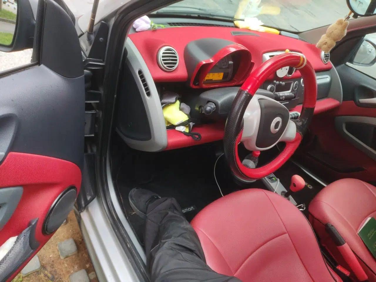 smart fortwo 2011 1.0 MHD Hardtop Passion Edition — миниатюра 17