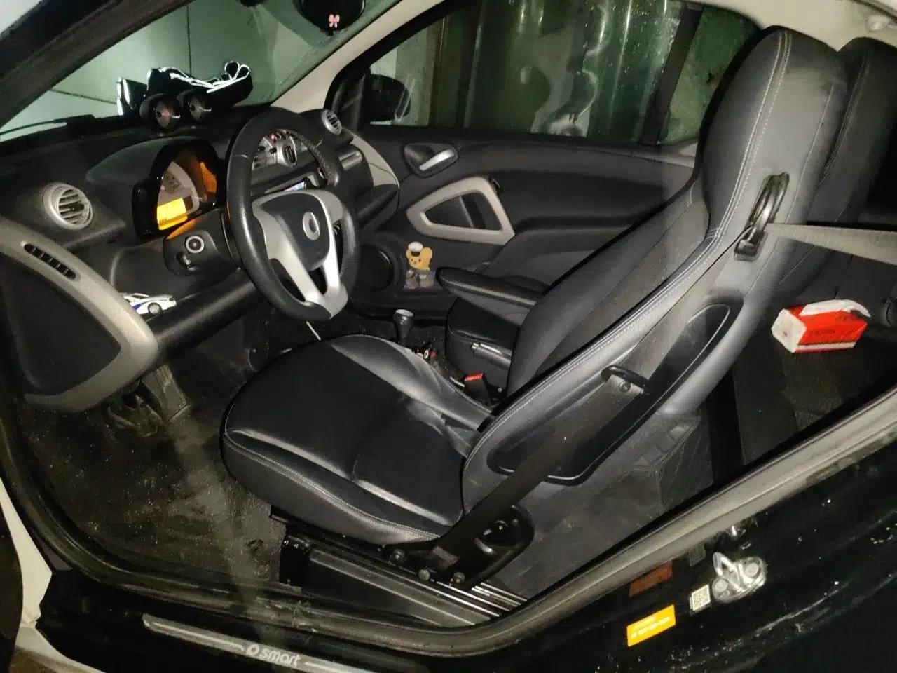 smart fortwo 2013 1.0T Hardtop Passion Edition — миниатюра 16